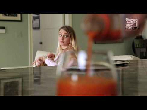 ❤️ Ragazza calda con grandi tette e figa stretta riceve il cazzo dal perdente, ma molto duro ❤❌  Sessoal it.pornpics-de.ru ❌❤