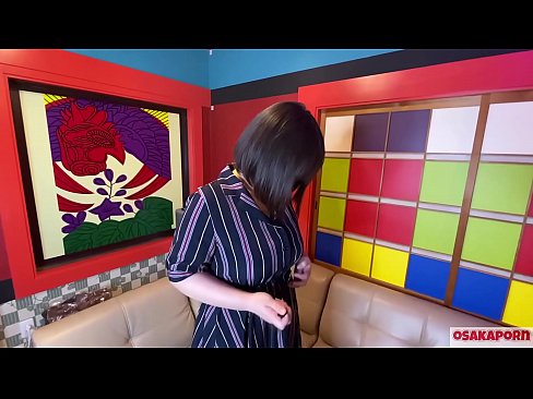 ❤️ Puttana giapponese con grandi tette si masturba con sex toys e ha un orgasmo. Parla in un'intervista della sua esperienza di scopata. Tette enormi e figa pelosa che geme forte. Osakaporn ❤❌  Sessoal it.pornpics-de.ru ❌❤